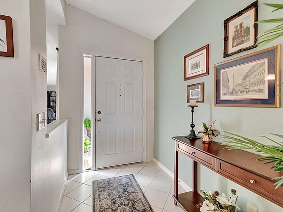 4th image of 6393 Lansdowne Circle