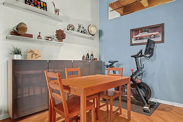 1740 N Maplewood Ave #104 — Photo 4