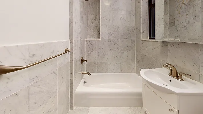 Rented by Bond New York | media 5