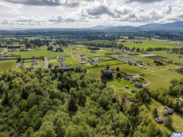 6 Belenski Pl, Sequim, WA 98382