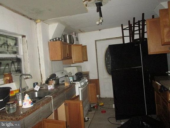 5th image of 1921 Ruan St