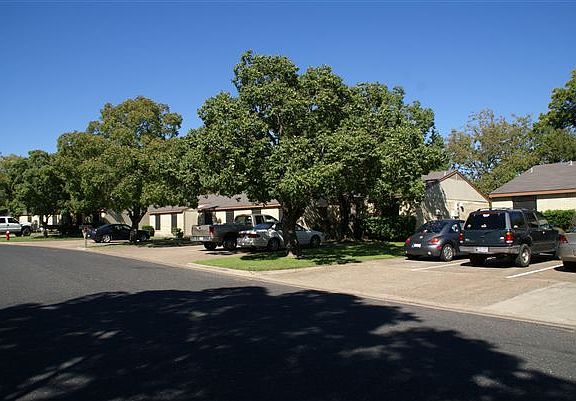 Hunters Point Apartments College Station