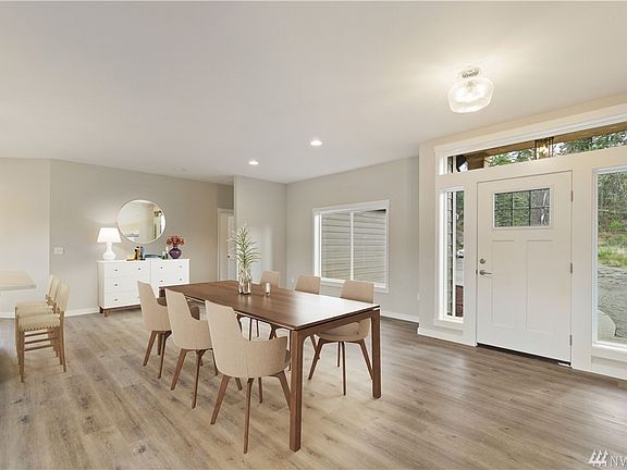Large dining area 