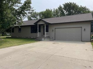 202 S 7th St, Quasqueton, IA 52326