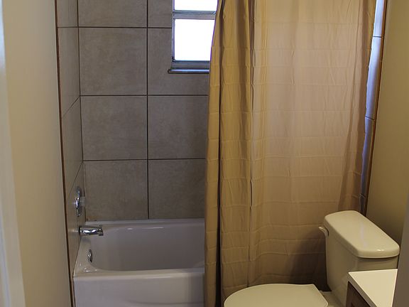 5th image of 1805 Brust Ave