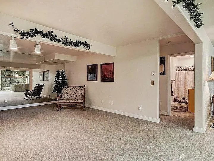 37 Isabelle Ct — Photo 34