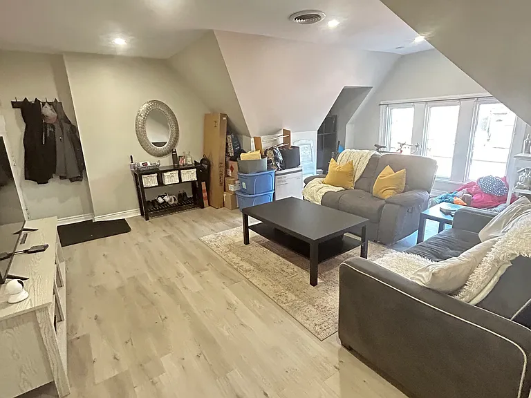 262 James St S #301 — Photo 2