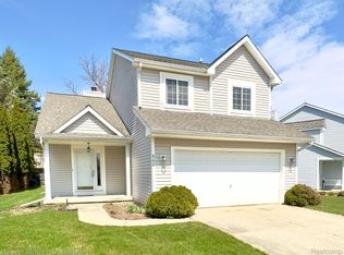 660 Akram Rd, Oxford, MI 48371