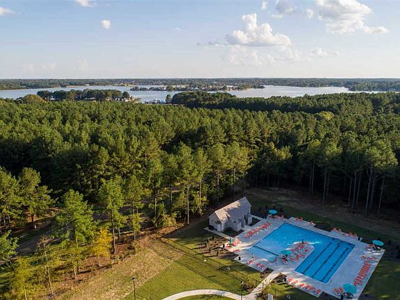 3rd image of 131 Camden Lake Dr