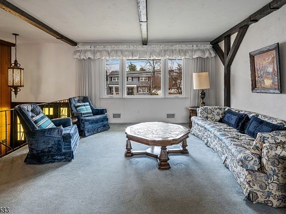 4th image of 10 Falcon Rd