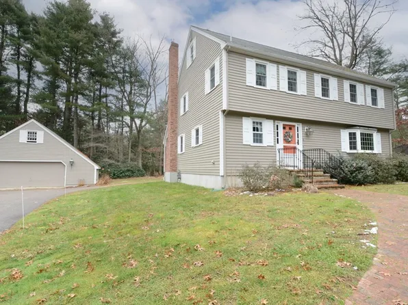 6 Fairway Ln, Foxboro, MA 02035
