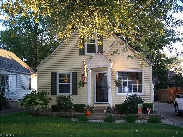 1st image of 125 Maple Dr