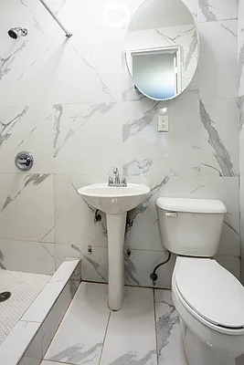 Rented by EXR | media 9