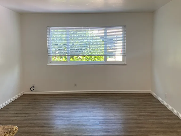 189 Siesta Way — Photo 2