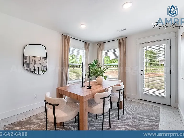 824 S Sparrow St — Photo 6