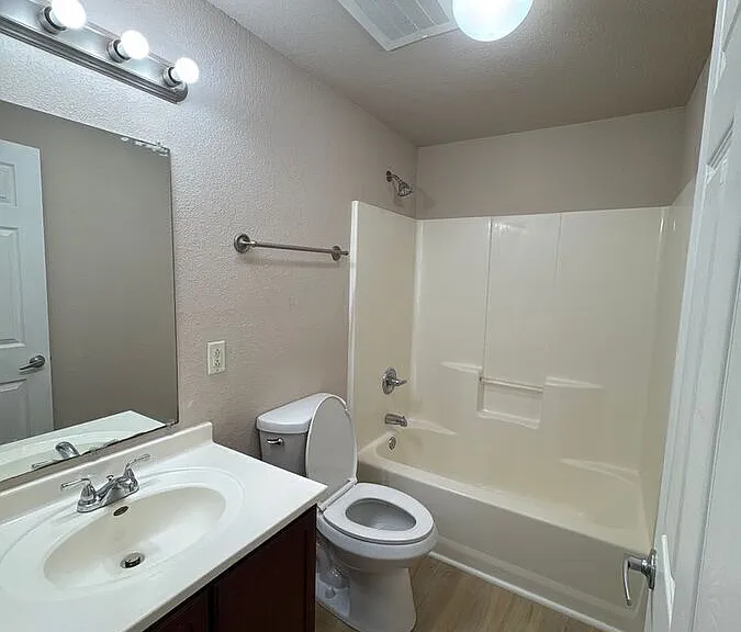 826 S 14th St #309 — Photo 4