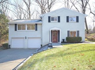 637 Ravencrest Rd, Pittsburgh, PA 15215