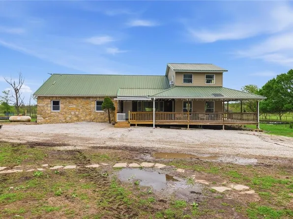 5683 Botkin Rd, Blue Mound, KS 66010