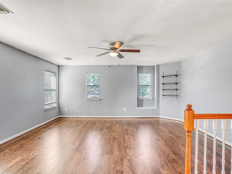 19039 Remington Park Dr — Photo 16