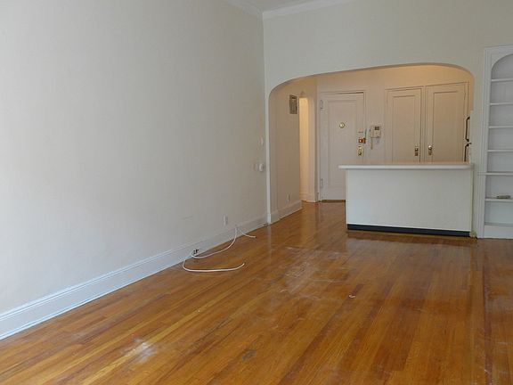 5th image of 322 E 55th St APT 2B