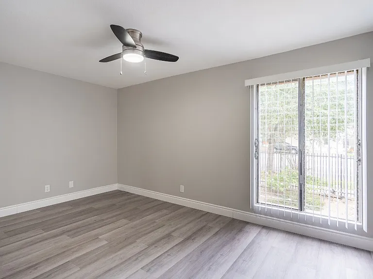 1345 N San Gabriel Ave — Photo 9