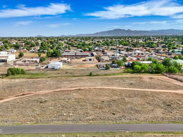 8517 E Roundup Dr, Prescott Valley, AZ 86314