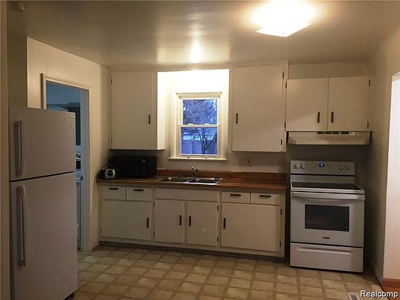 3rd image of 541 Mary Ellen Rd