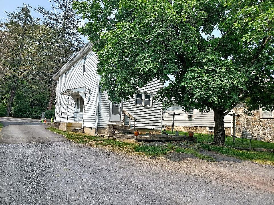 Single House patio