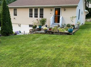 66 Floradan Rd, Putnam Valley, NY 10579