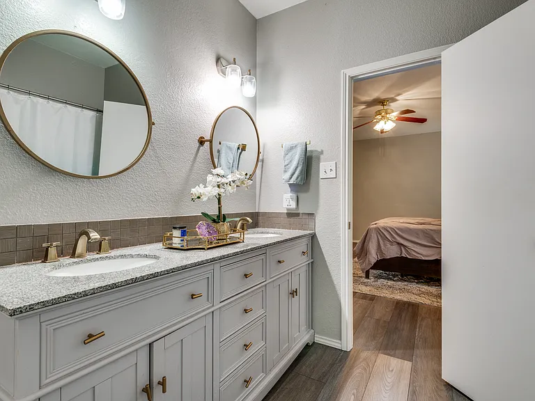 817 Pryor Dr — Photo 18