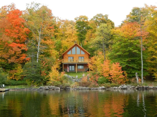 1704 Peacham Pond Road, Peacham, VT 05862