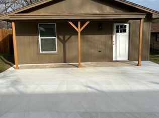 107 E Hallsell St #B, Decatur, TX 76234