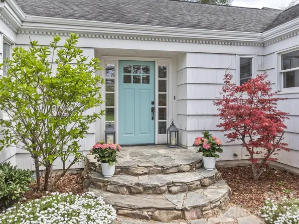 16 Hilltop Rd, Asheville, NC 28803