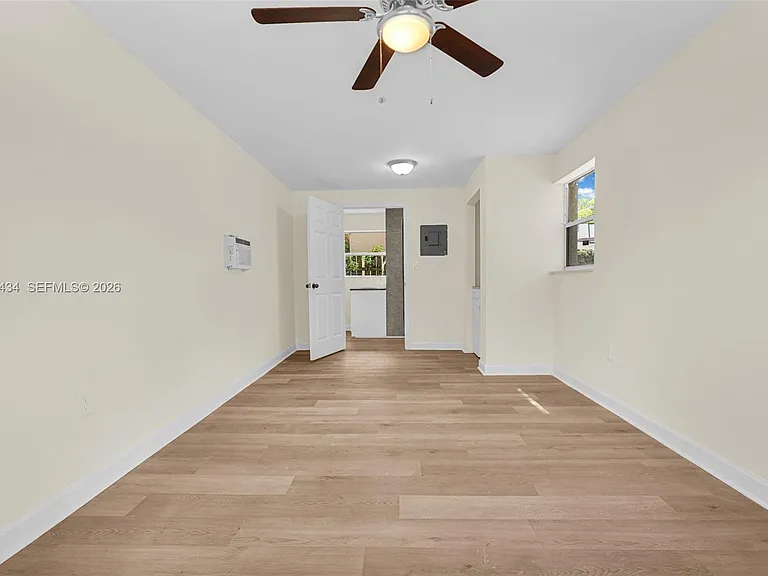 299 NW 43rd St — Photo 7