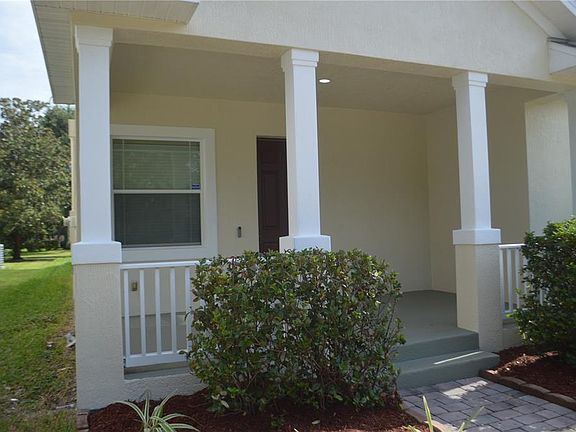 3rd image of 6828 HELMSLEY CIRCLE