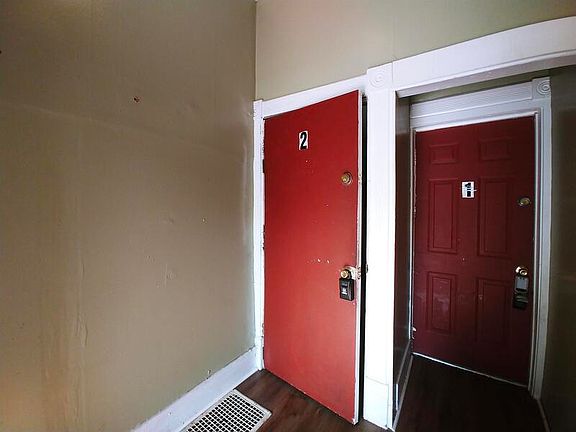 2nd image of 530 S 30th St