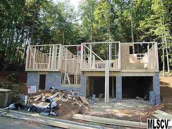 5th image of 609 Whiteoak Cir