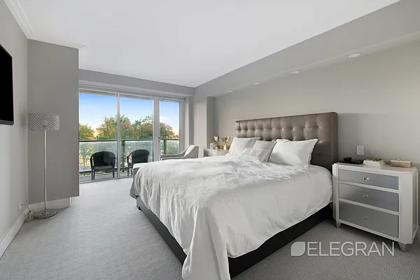 Sold by (Legacy) Elegran | media 6