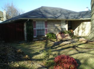 203 Nutmeg Ln, Euless, TX 76039
