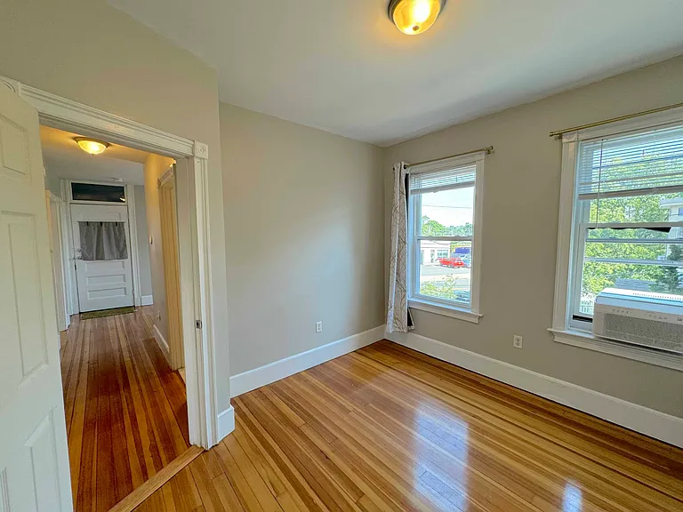 Small bedroom 2