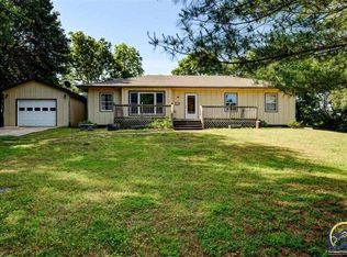 4425 Sunny Ln, Vassar, KS 66543