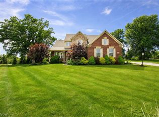 14 Yorkshire Dr, Aurora, OH 44202