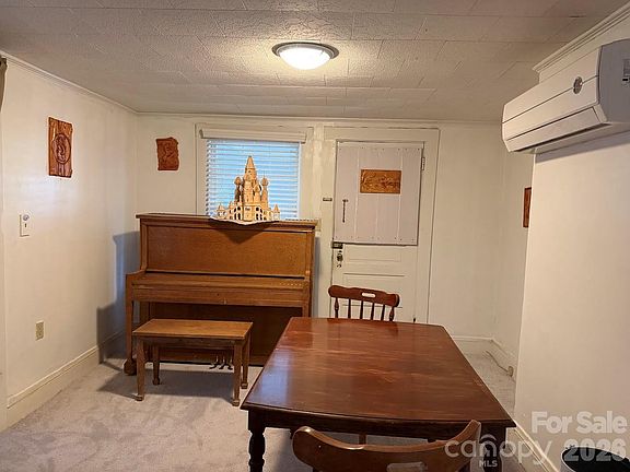 4th image of 602 Ross St