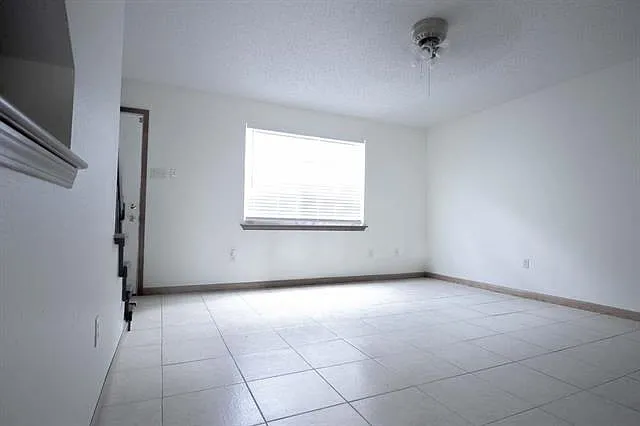 2463 Idaho Ave — Photo 6