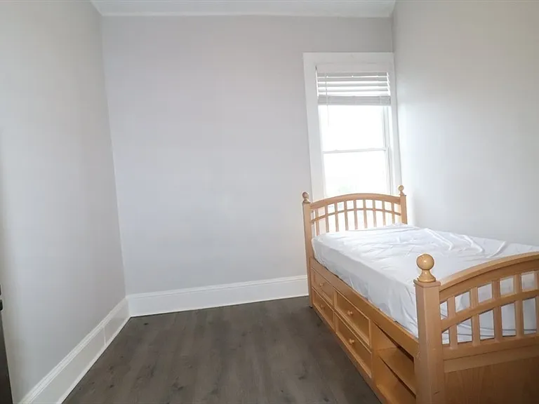44 South St #7 — Photo 4