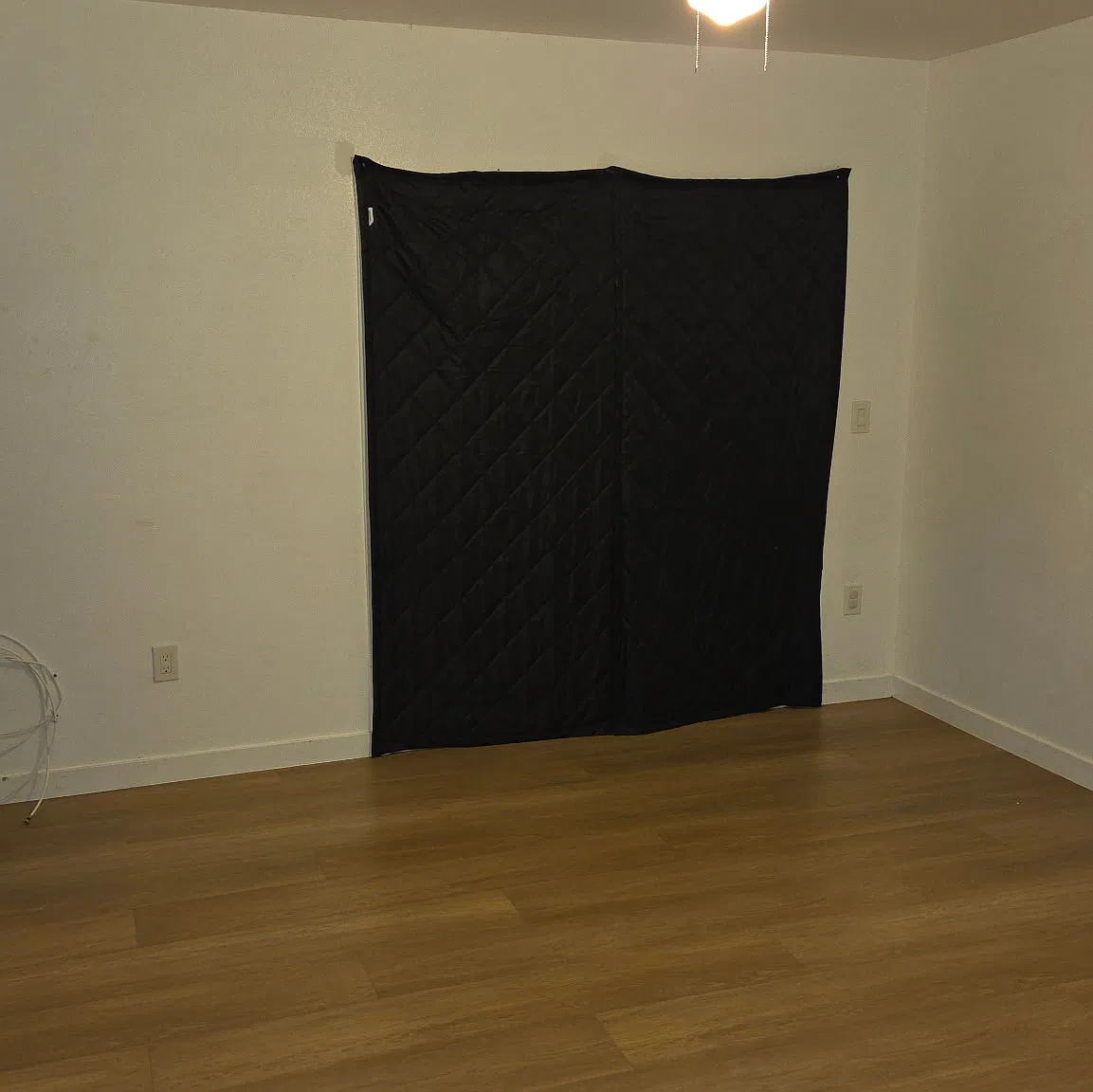 3 bed, 900 sqft, $2,600 — Photo 2