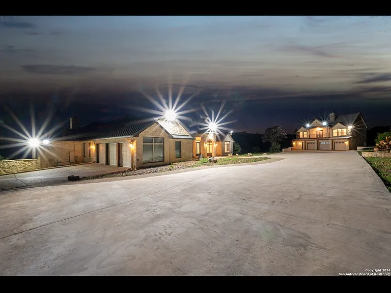 27481 Smithson Valley Rd — Photo 18