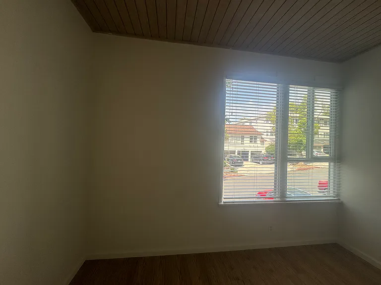 450 Midvale Ave — Photo 13