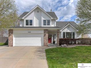 1229 S 169th St, Omaha, NE 68130