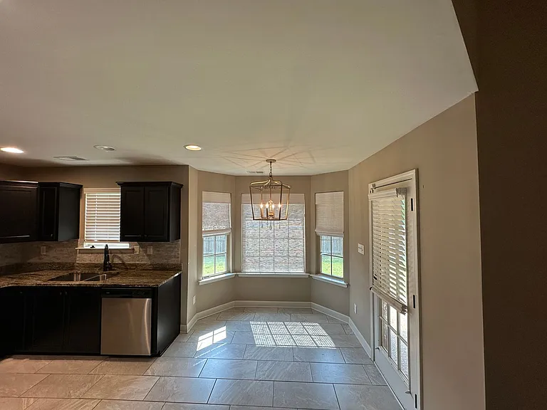 8053 Switzer Dr — Photo 7